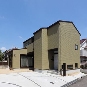稲沢市　ナチュラルな土間玄関の家