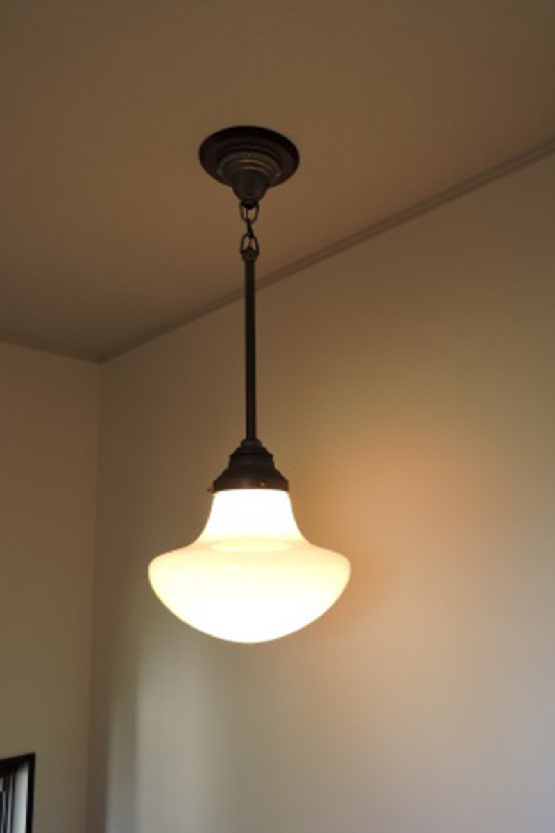 旧家屋で使われてきた思いで深い照明器具の転用