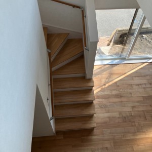 壁紙を使い分けるオシャレな家 壁紙を使い分けるオシャレな家