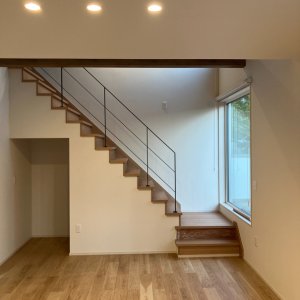 ビルトインガレージと広々としたリビングのあるお家 ビルトインガレージと広々としたリビングのあるお家