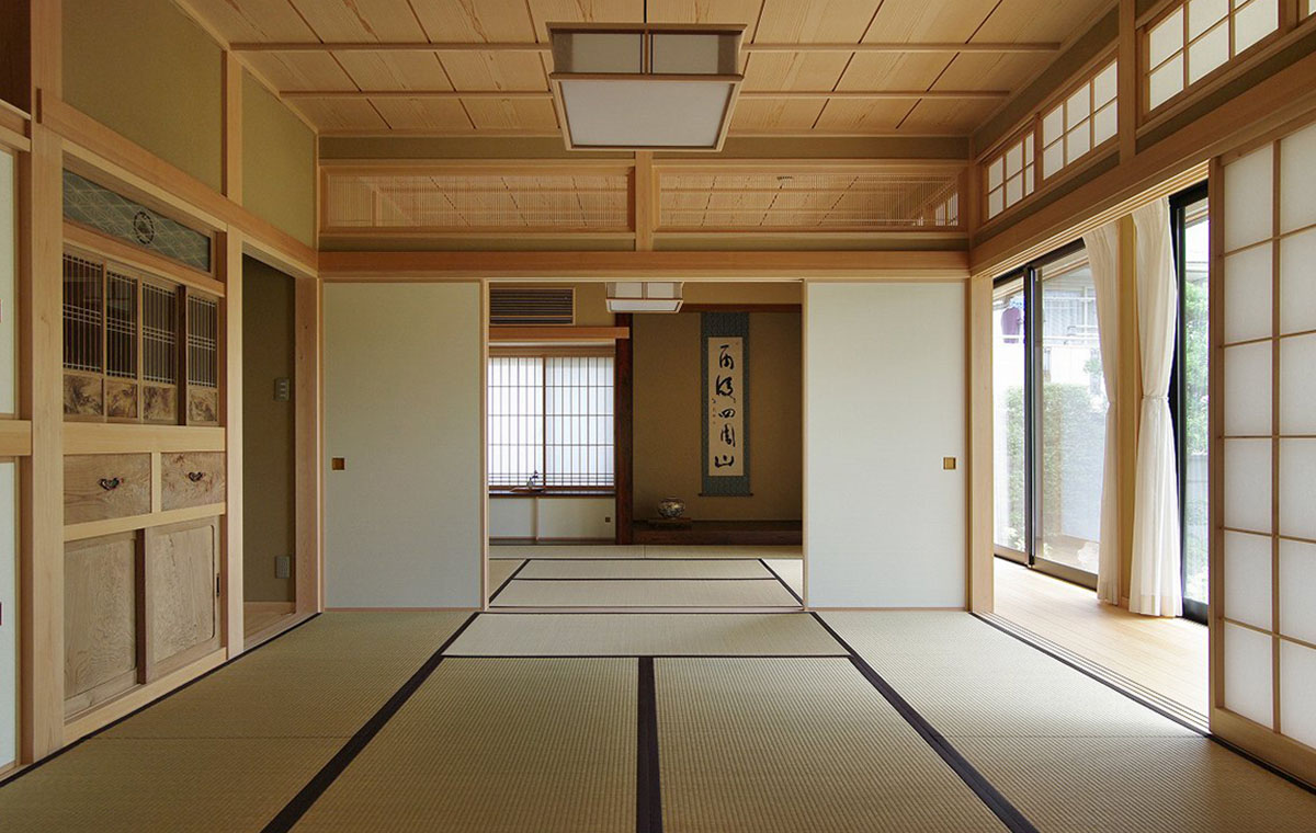 代々伝わる仏壇の建具を活かした８畳＋６畳の和室通し間