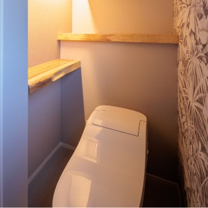 13坪の狭小地に建つ西海岸風の住まい 13坪の狭小地に建つ西海岸風の住まい