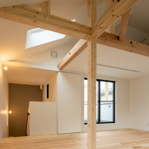 準防木3戸構造による3階建てでも木質を感じられる住まい 準防木3戸構造による3階建てでも木質を感じられる住まい
